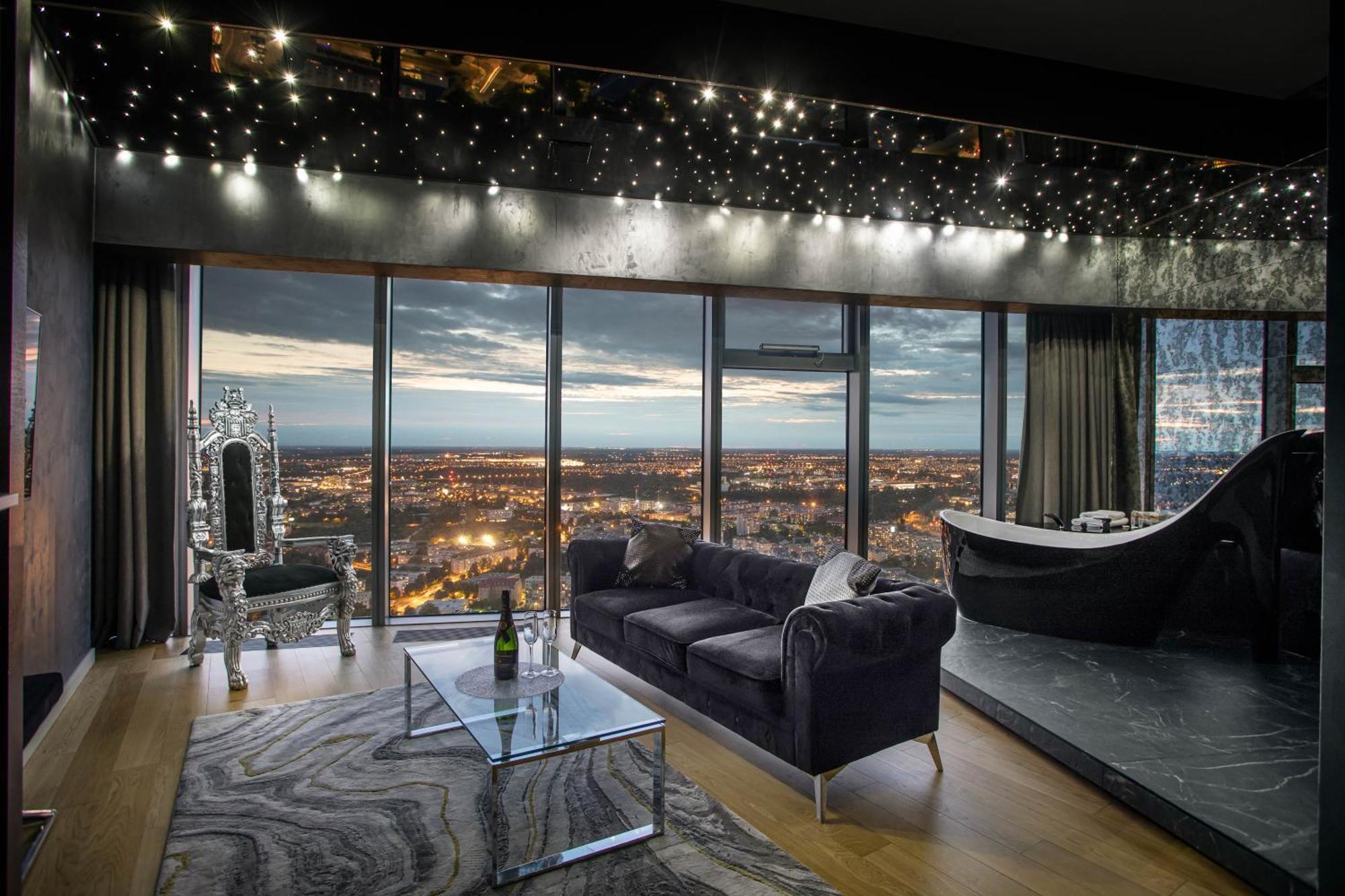 ורוצלב 30Th+ Floor Apartments In Sky Tower מראה חיצוני תמונה